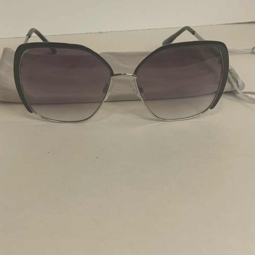 Foster Grant women's aviator-style sunglasses purple ombre lenses with soft case